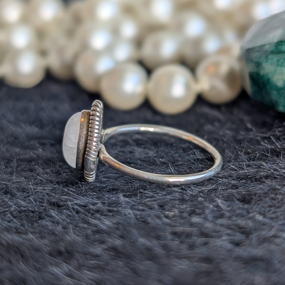 Solid Sterling Moonstone Ring 7.5 - image 7